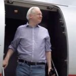 Julian Assange, el líder de WikiLeaks, salió de prisión tras un acuerdo de culpabilidad y ya dejó el Reino Unido
