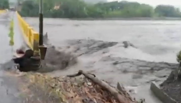 Crecida del Río Chabasquén alerta a comunidades en Unda y afecta vialidad hacia zonas en Lara