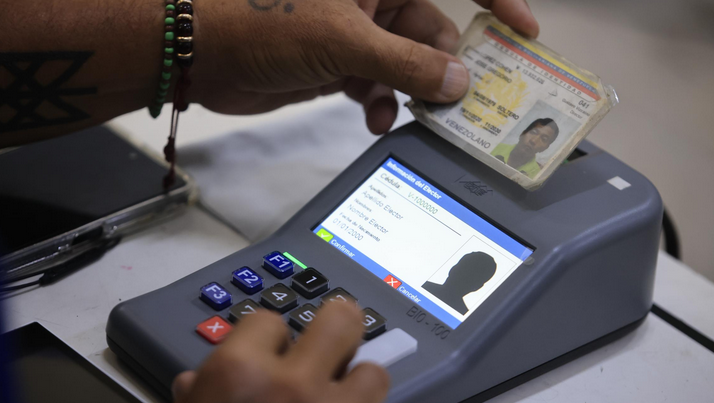CNE inicia capacitación de miembros de mesa y acreditación de testigos para elecciones de alcaldes