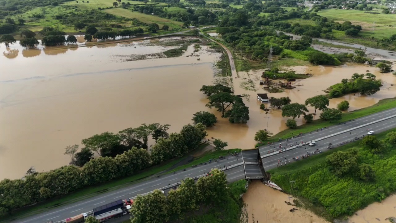 ¡Urgente! Troncal 5 Colapsada: Puente La Trinidad Cede ante Vaguada