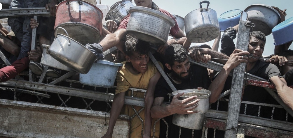Hambre, muerte y desesperación en Gaza: ¿Por qué no llega la ayuda humanitaria que tanto se necesita?