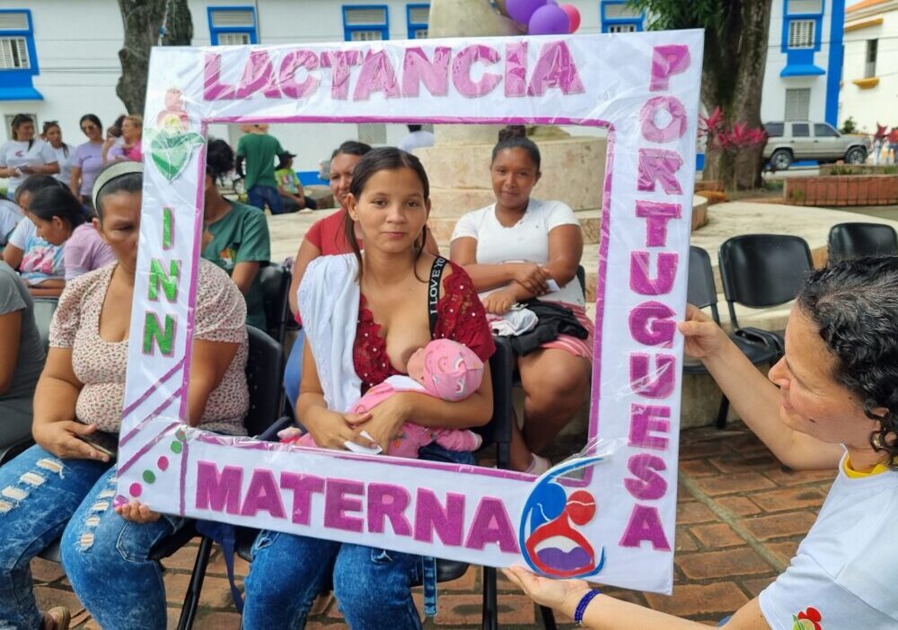 INN realizó Jornada de Amamantamiento Público en Plaza Las Madres de Guanare 
