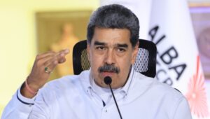 Maduro alerta sobre «frenesí enloquecido» de amenazas de EEUU: «¿Creen que Monroe puede volver y Bolívar no va a hacer nada?»