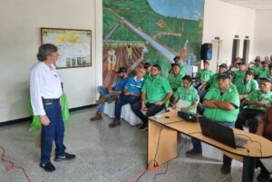 Ingeniero René Thomas Capacita a Cañicultores para Elevar Rendimientos en la Producción de Caña de Azúcar