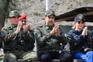 Maduro refuerza despliegue militar y mediático para exponer «lucha antidrogas» ante Estados Unidos