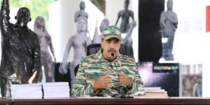 Maduro advierte a EE.UU.: “Venezuela pasará a lucha armada si es agredida”