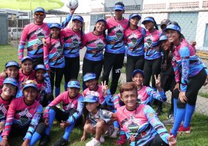 Trece equipos animan torneo de kickingball en Guanare