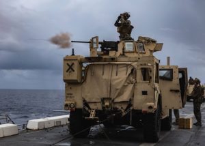 EE. UU. realiza ejercicios militares con fuego real en el Caribe