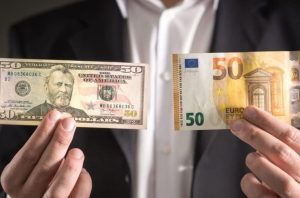 Brecha entre dólar y euro oficial se amplía un 17,71 % en Venezuela