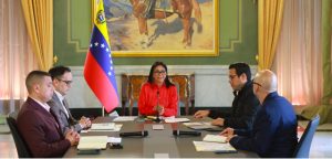 Delcy apuesta por aprobar Ley de Minas y Minerales para “captar importantes inversiones internacionales”