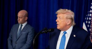 En EE.UU. cuestionan la legalidad de la ofensiva y advierten sobre los planes con el petróleo