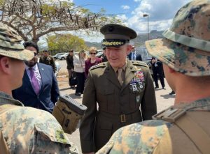 Jefe del Comando Sur espera regresar a Venezuela para impulsar plan de transición de Trump