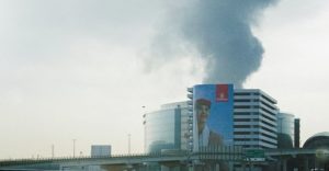 Irán venga la muerte de Larijani y ataca Israel y sus vecinos: orden de evacuación de refinerías del Golfo y dos muertos en Tel Aviv