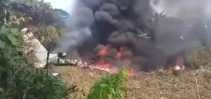 Se estrelló un avión de la fuerza aérea de Colombia que llevaba más de 100 militares