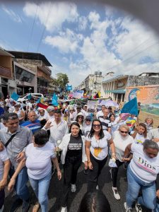 María Oropeza encabezó marcha de mujeres por el centro de Guanare 