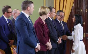 EE. UU. vigila su plan de tres fases durante firma de acuerdos petroleros con Venezuela