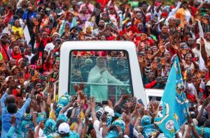 “El mundo está siendo destruido por unos pocos tiranos”: fuerte discurso del Papa León XIV en Camerún