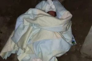 Comisión de PoliPortuguesa halla a recién nacida abandonada en cercanías del Hospital JM Casal Ramos