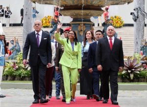 El País: Delcy Rodríguez, tres meses en la presidencia bajo la mirada de Trump