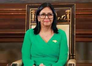 Presidenta Delcy Rodríguez y el jefe del Comando Sur sellan plan de contingencia militar tras alarmante aumento de víctimas