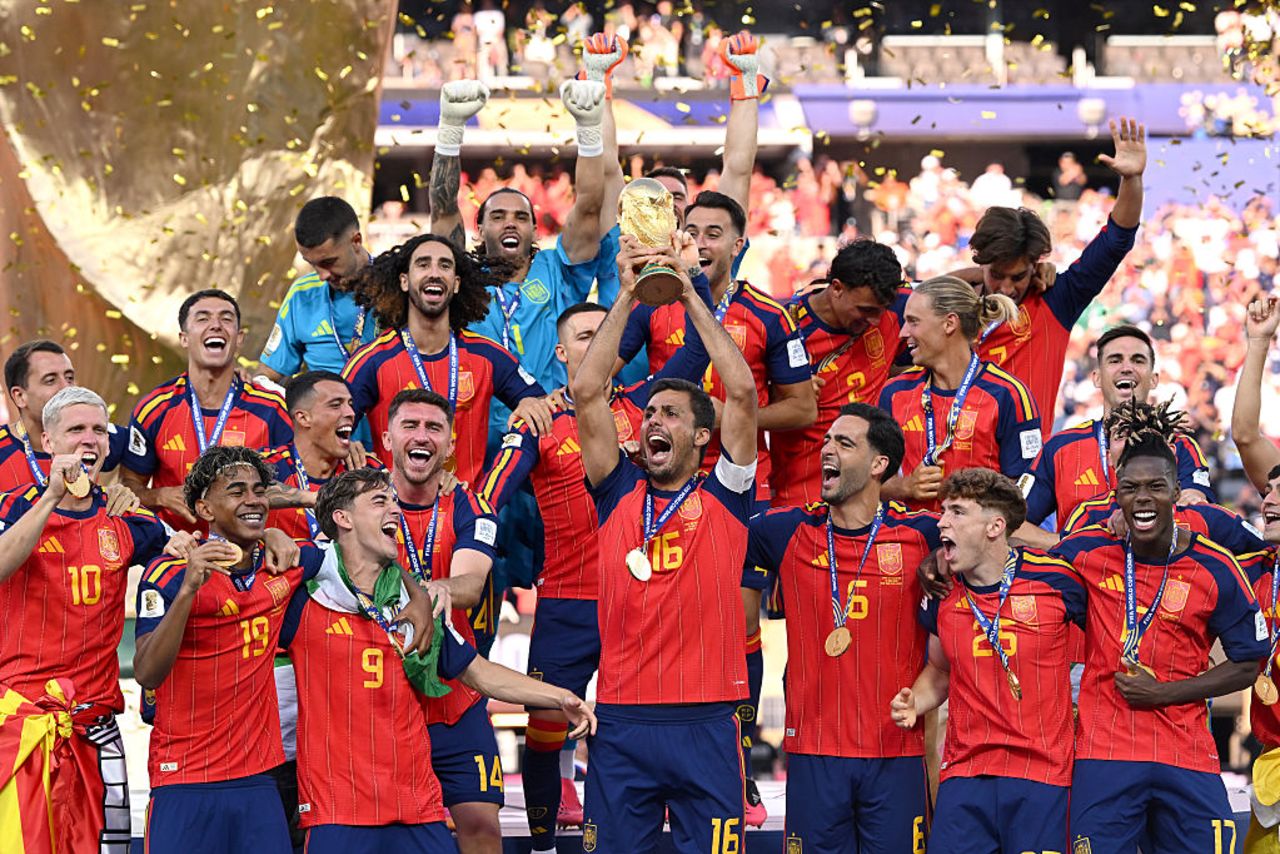 Síntesis Deportiva Por Avelino Avancín / Grande La Furia Roja