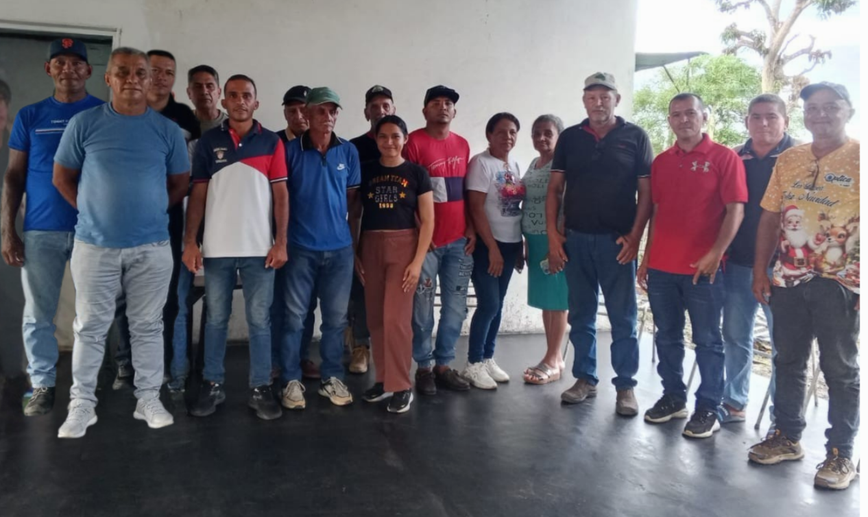 Cañicultores de Asoprosur decidieron exigir públicamente la elección de nueva Junta Directiva